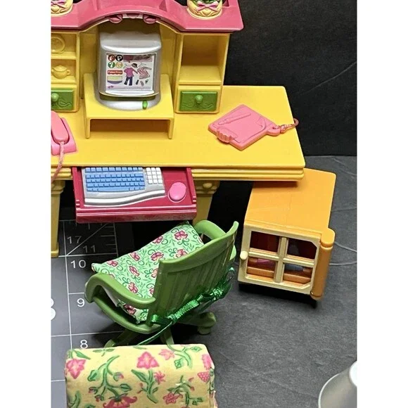 Vintage Fisher Price Loving Family Doll House Furniture Lot Bundle - Picture 12 of 16